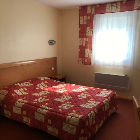 Hotel La Colombiere Cantal Massiac Eksteriør billede
