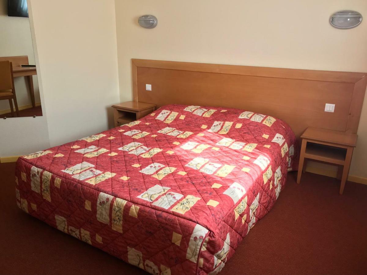 Hotel La Colombiere Cantal Massiac Eksteriør billede