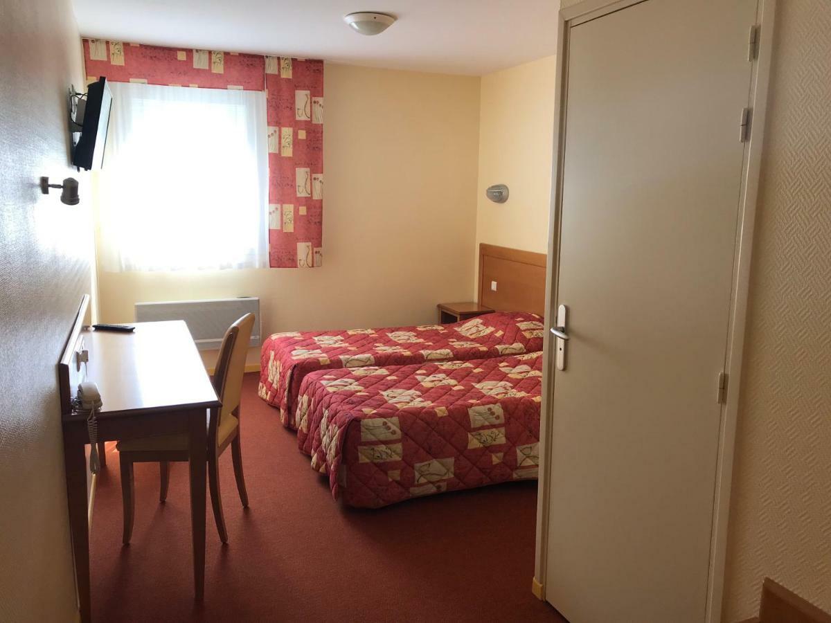 Hotel La Colombiere Cantal Massiac Eksteriør billede