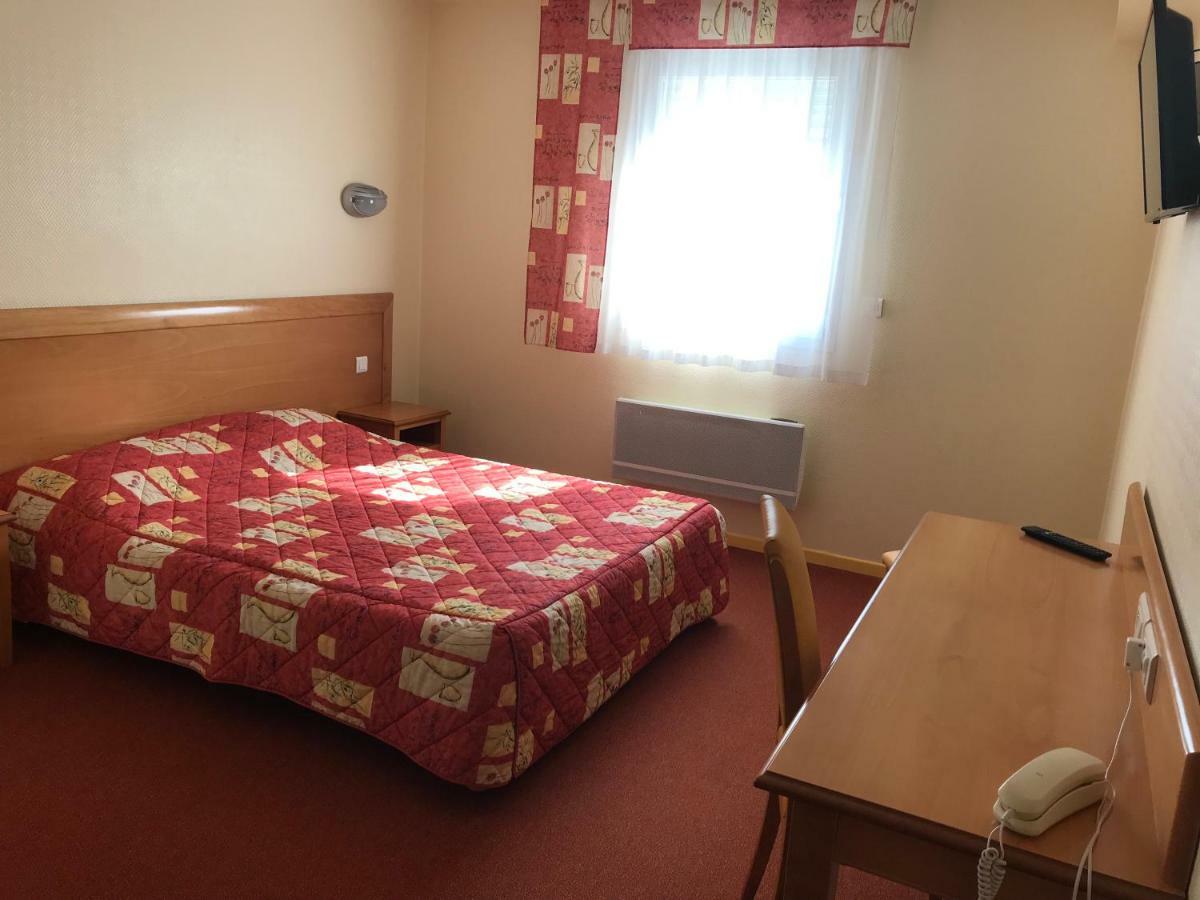 Hotel La Colombiere Cantal Massiac Eksteriør billede